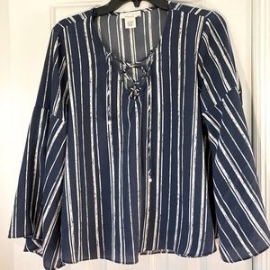 Urban Romantics Blue and White/Silver M Blouse
